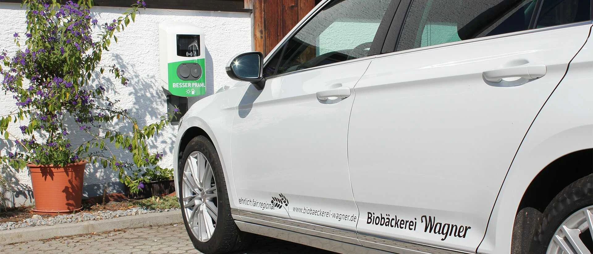Bio Bäckerei Wagner E-Mobilität - Referenz und Beispiel Multigewerk PRAML Passau